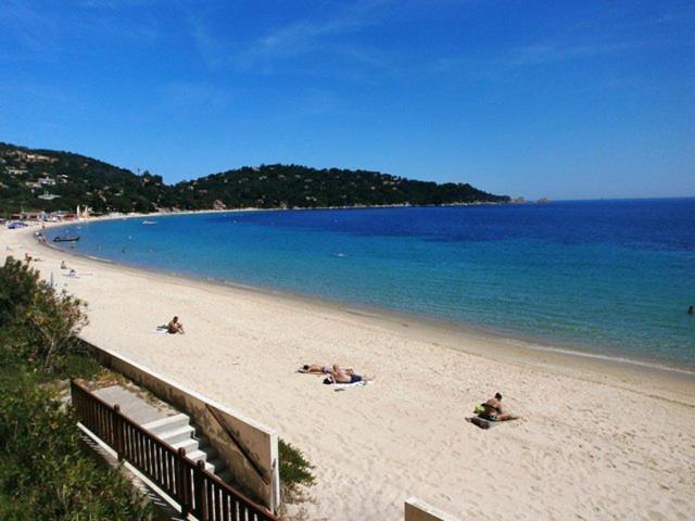 Appartement Paisible Avec Vue Panoramique Mer Et Acces Direct Plage Bormes-les-Mimosas Luaran gambar